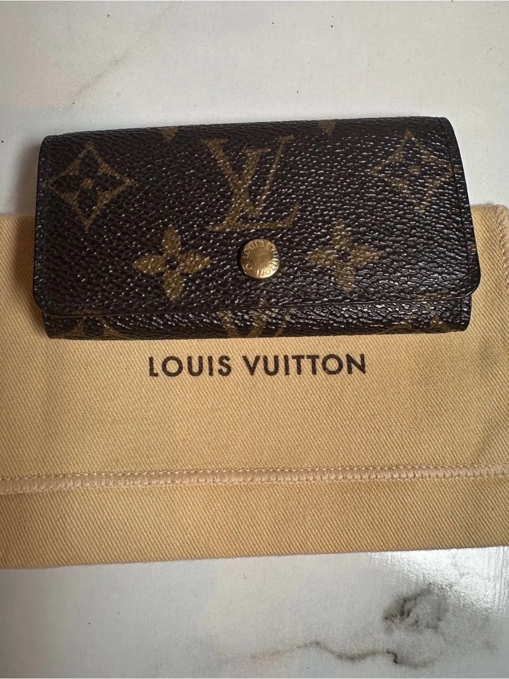 Louis Vuitton Monogram
Multicles 4 Key Case